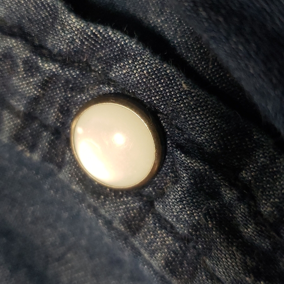 Guess size 8 youth Jean jumper with pearl buttons - Picture 6 of 7